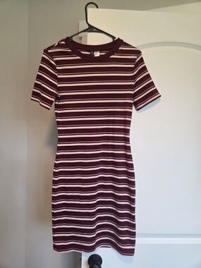 H&M Bodycon Burgundy, Pink, and White Striped Short-Sleeve Mini Dress Size 8